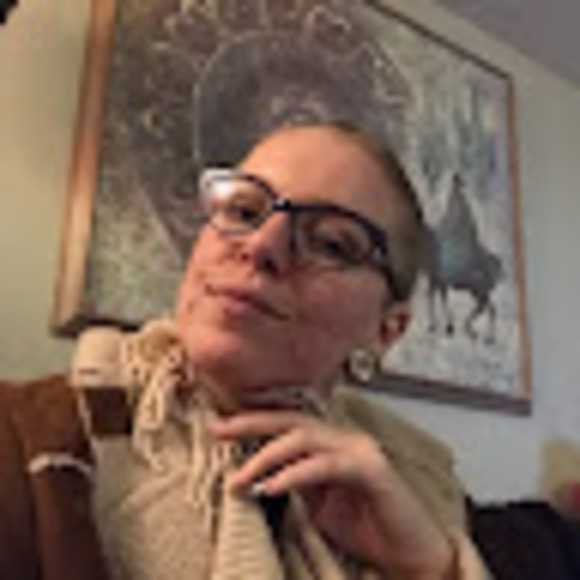 Meet your Posher, Jade - Picture 1 of 1